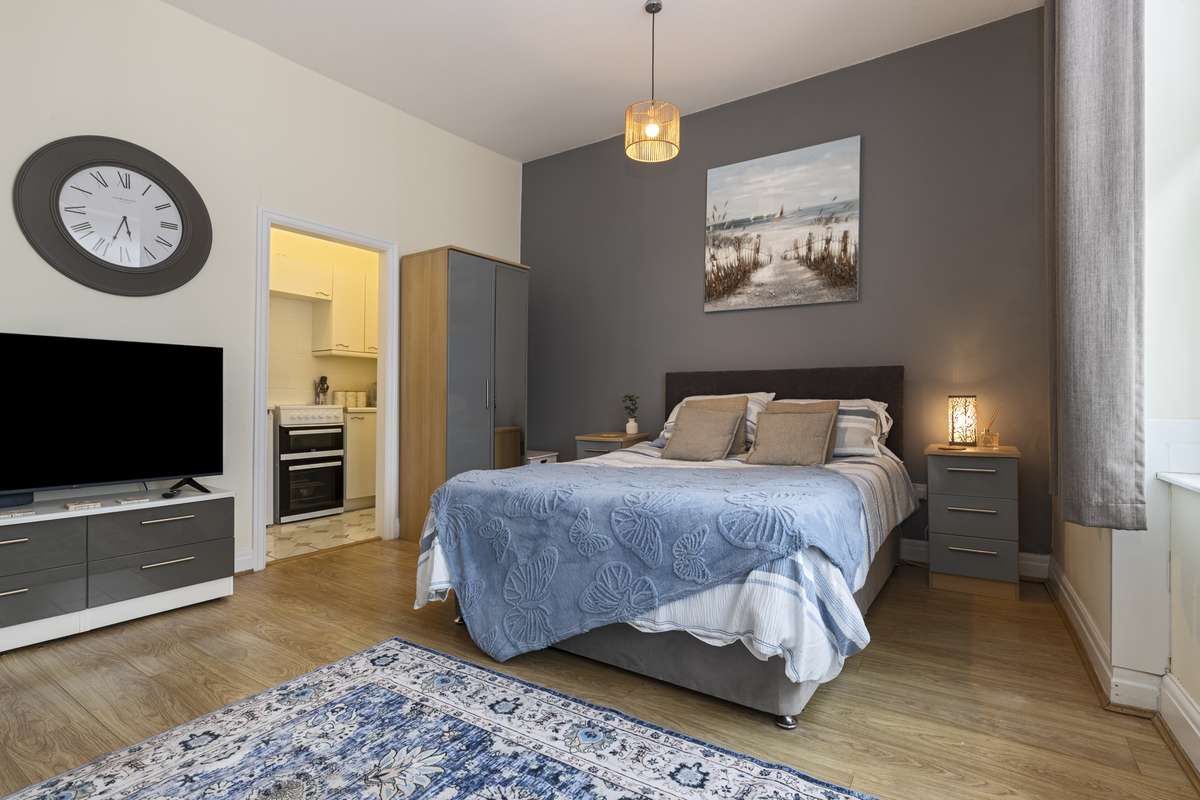 Tenby Studio Apartment - Close to Beach and Town Centre