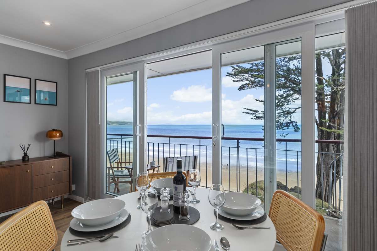 33 Beach Court - Direct Beach Access, Sea Views