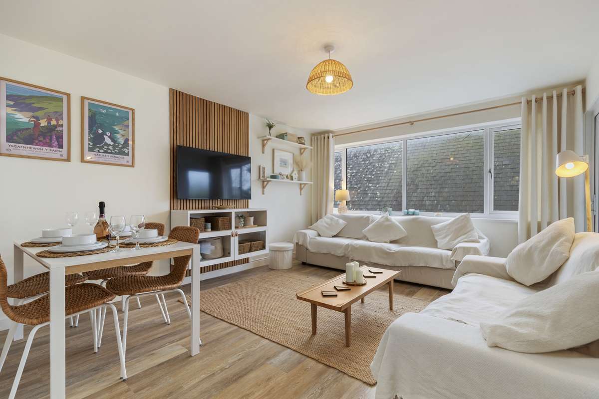 3 Monkstone Court - Close to village and beach