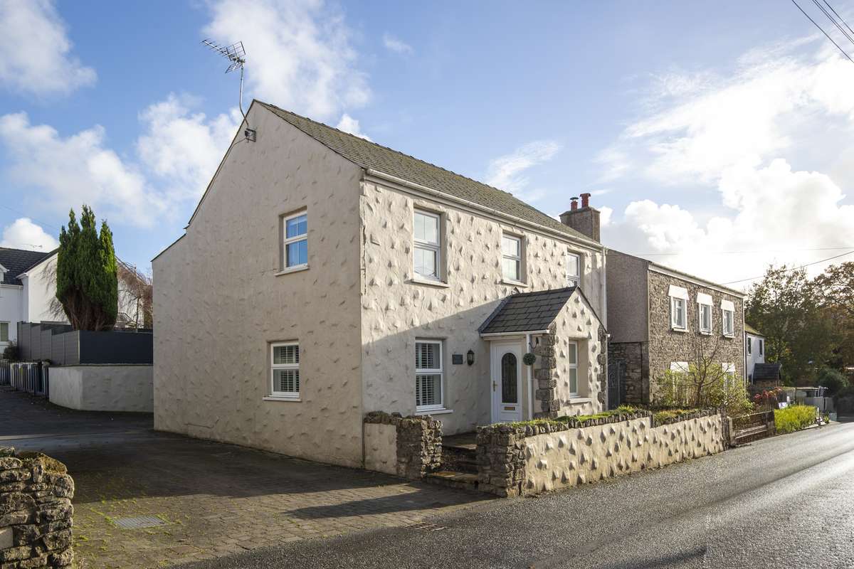 Daisy Cottage - St Florence, Parking,