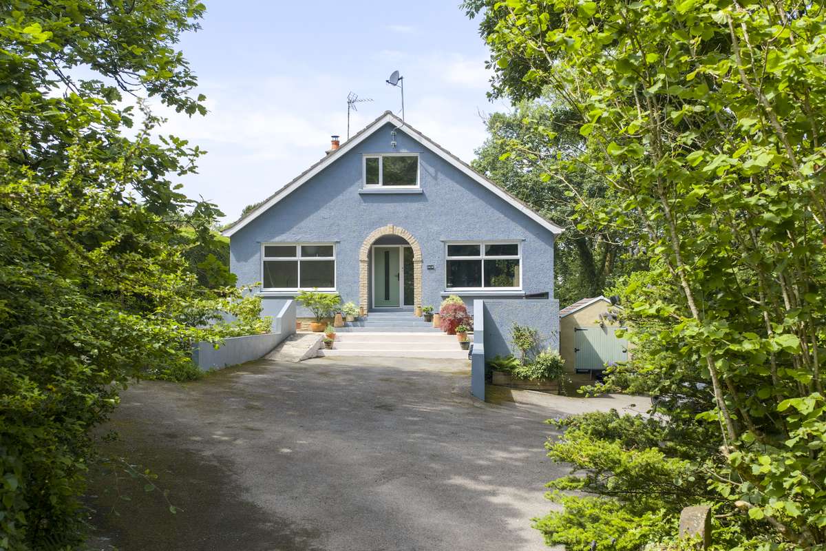 Fern Hill - Close to village and beach