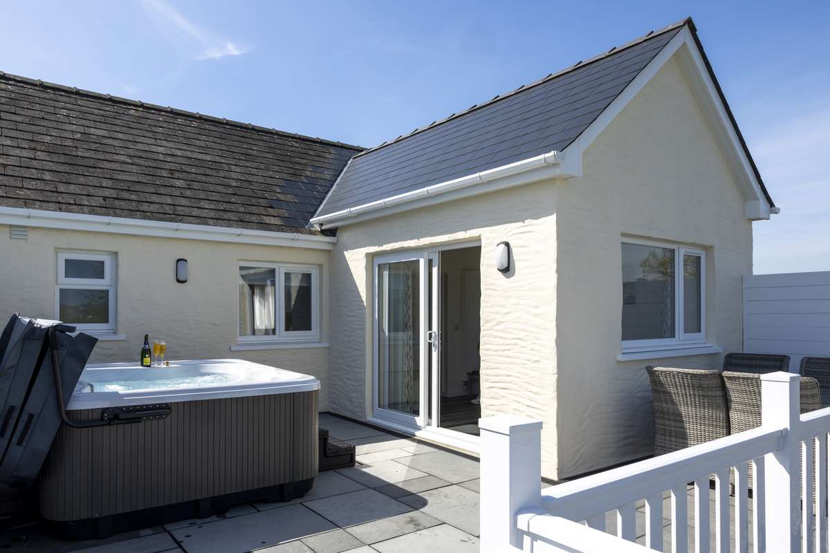 Fern Cottage - Peaceful, Dog Friendly Cottage