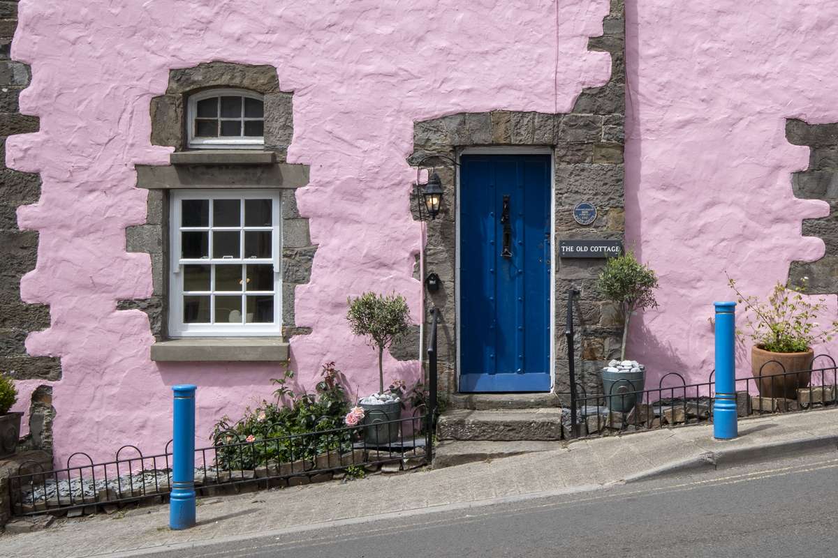 The Old Cottage - Central Location, Near the Beach