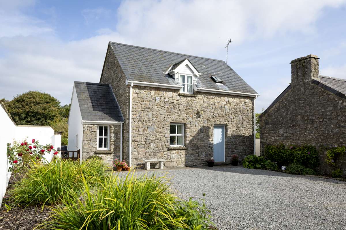 Two Hoots - Peaceful Cottage, Rural views