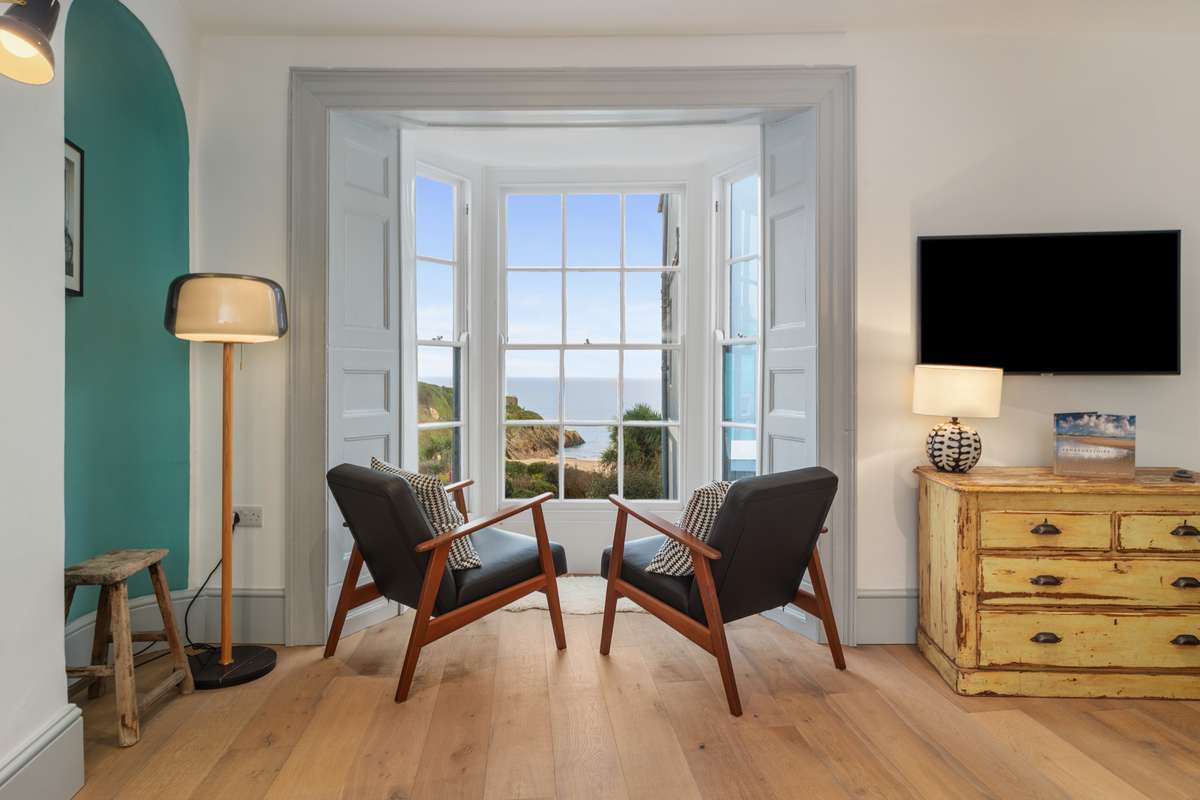 Windermere House - Sea Views, Close to Harbour