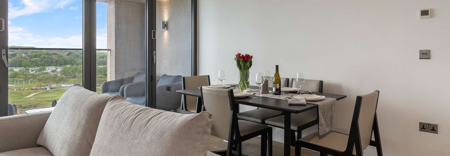 Apartment 10 Waterstone House - Luxury Apartment with Sea Views