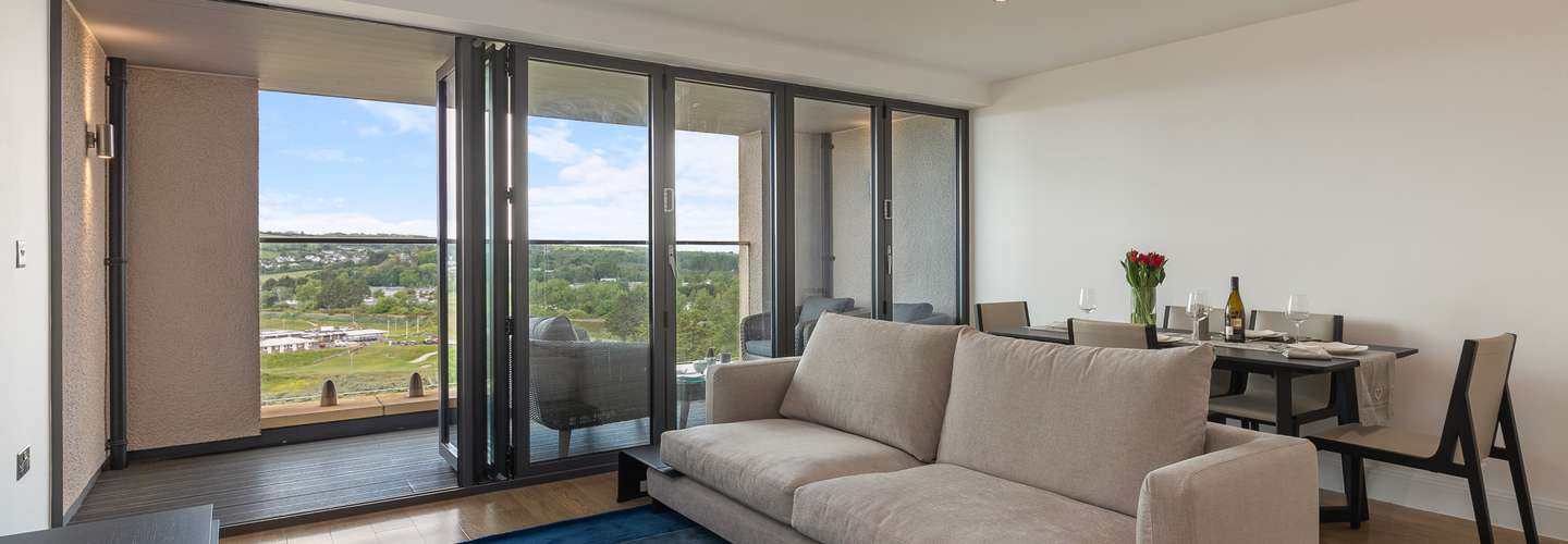 Apartment 10 Waterstone House - Luxury Apartment with Sea Views