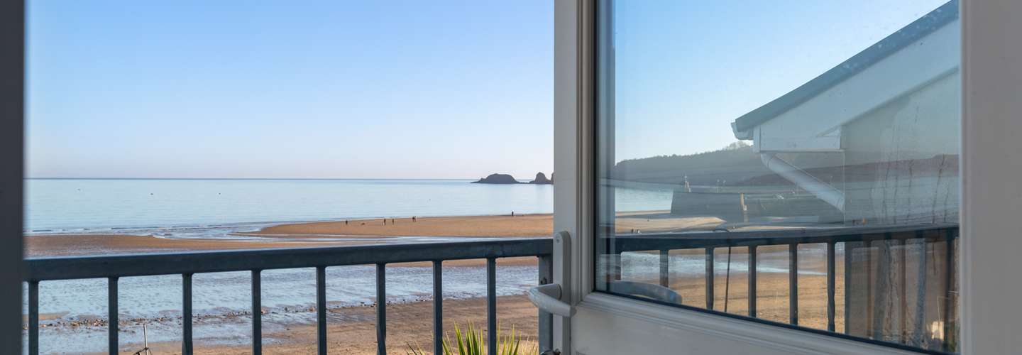 Sea View Apartment - Sea Front Apartment with Views