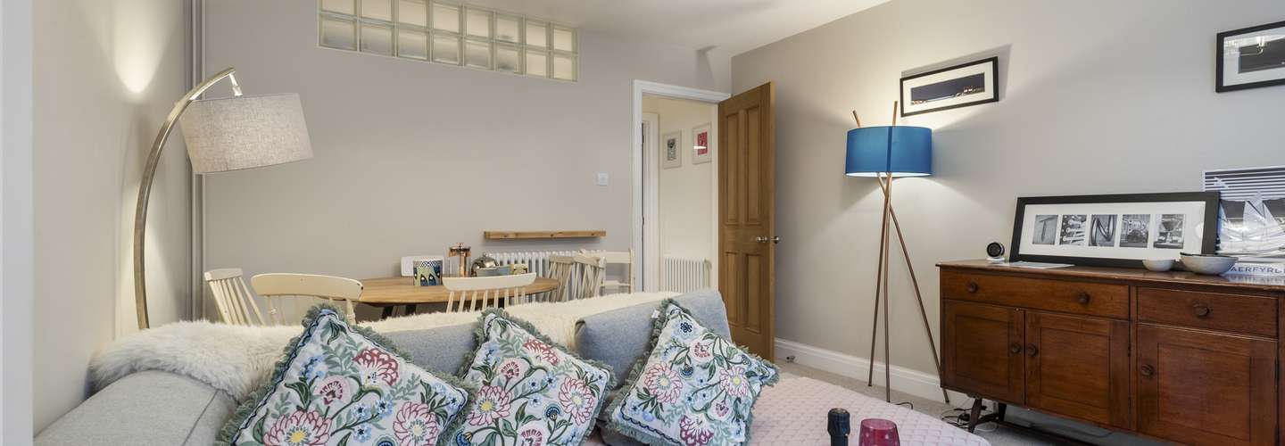 1 Belmont - Town Centre, Close to beach & shops