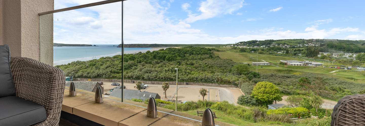 Apartment 10 Waterstone House - Luxury Apartment with Sea Views