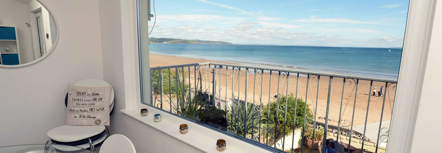 Gone to the Beach - Sea Views, Direct Beach Access