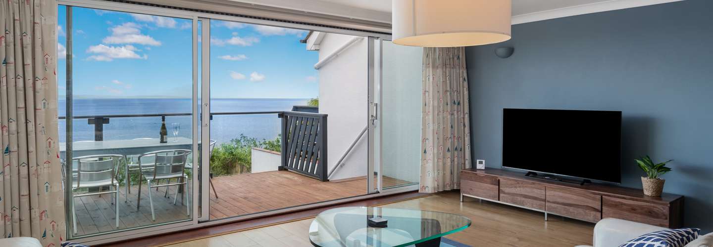 Cystanog Fach - Sea Views, Balcony and Terrace - Spectacular Sea Views, Balconies, Parking