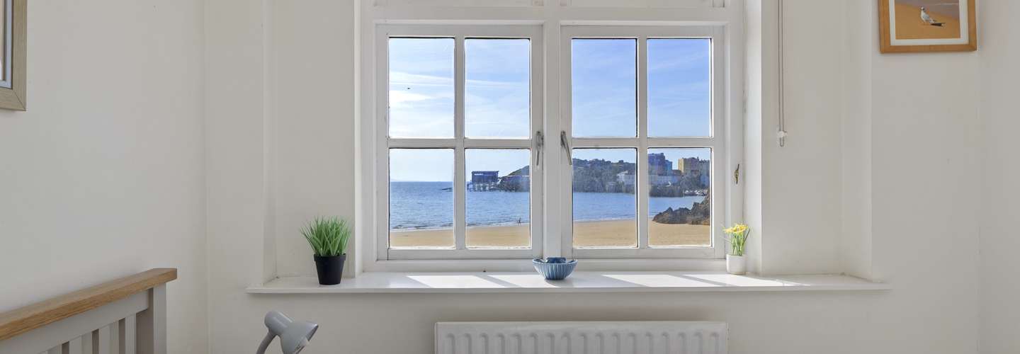 1 Sunny Cove - Direct Beach Access, Sea Views