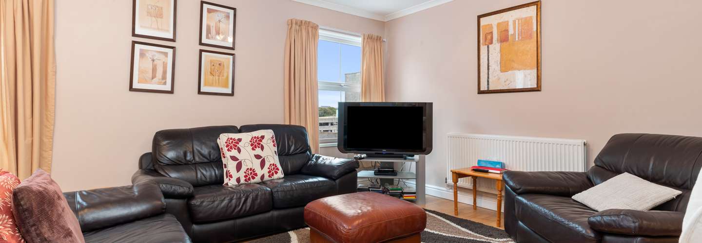 Arcadia House - Lovely Apartment, Close to Beaches, Harbour and Town Centre