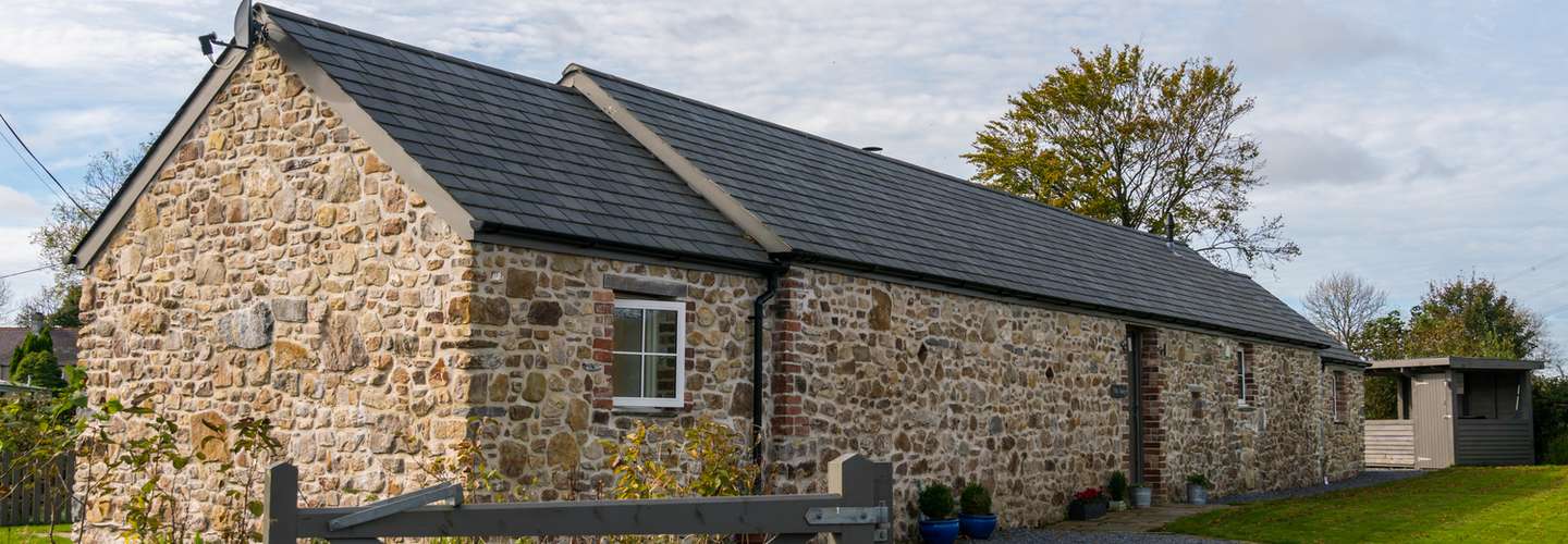 The Dairy - Luxury Cottage with Hot Tub and Views - Barn