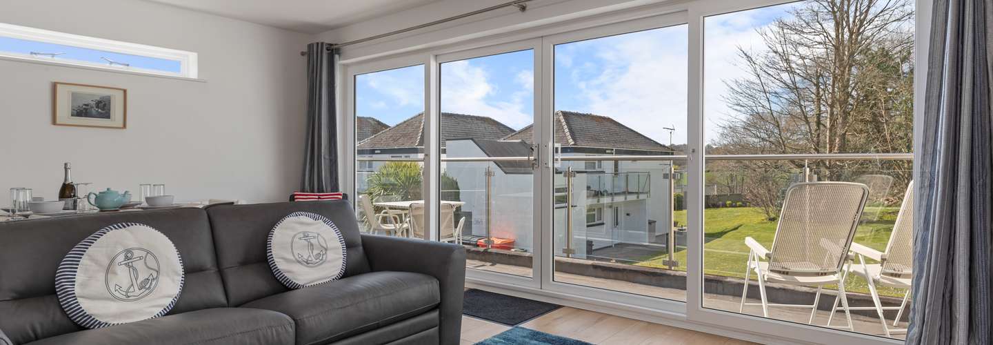 Calon Y Mor - Modern Apartment, Close to Beach