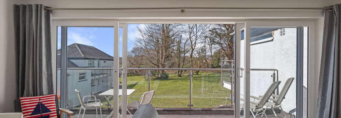 Calon Y Mor - Modern Apartment, Close to Beach