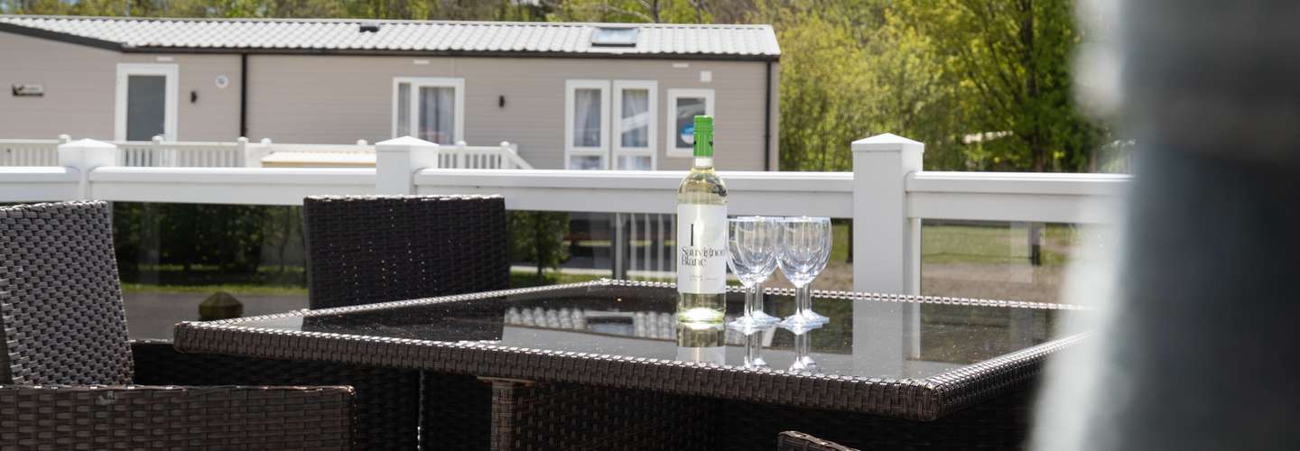 St Mary's View - Luxury Lodge, Short Walk to Beach, Parking