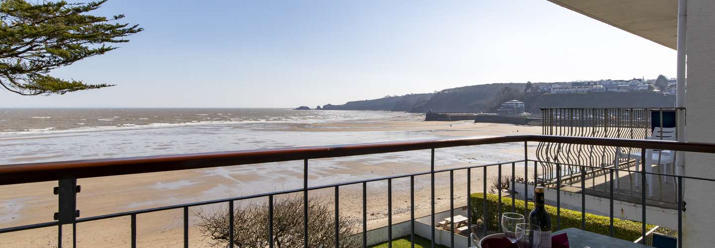 Beachside - Sea View Apartment