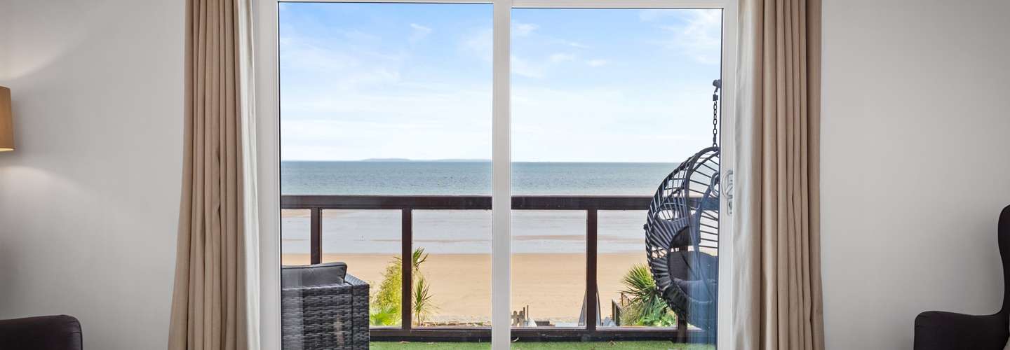 Penrose - Beach House with Direct Beach Access