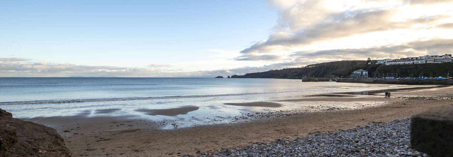 2 Beach Court - Direct Beach Access, Sea Views