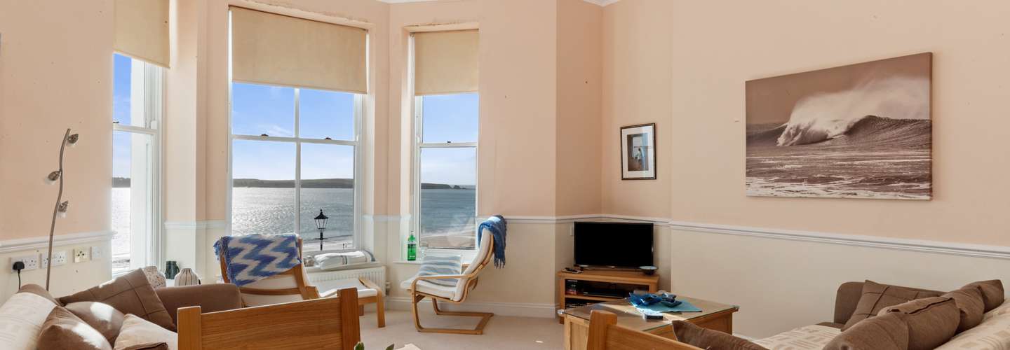 7 South Beach - Steps From the Beach, Sea Views - Sea Front Apartment with Spectacular Sea Views