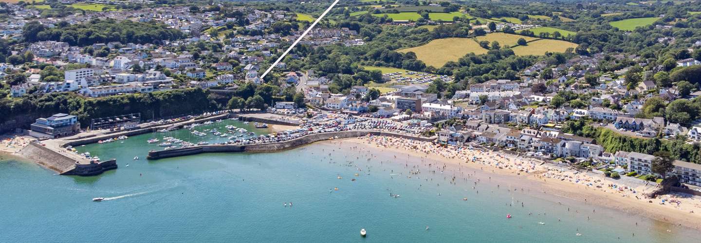 Four Oaks - Sea Views, Parking, Enclosed Garden, Dog Friendly