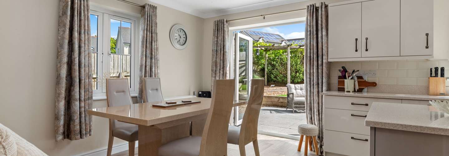 Garden Meadows - Beautiful Family Cottage - Beautiful Tenby Cottage
