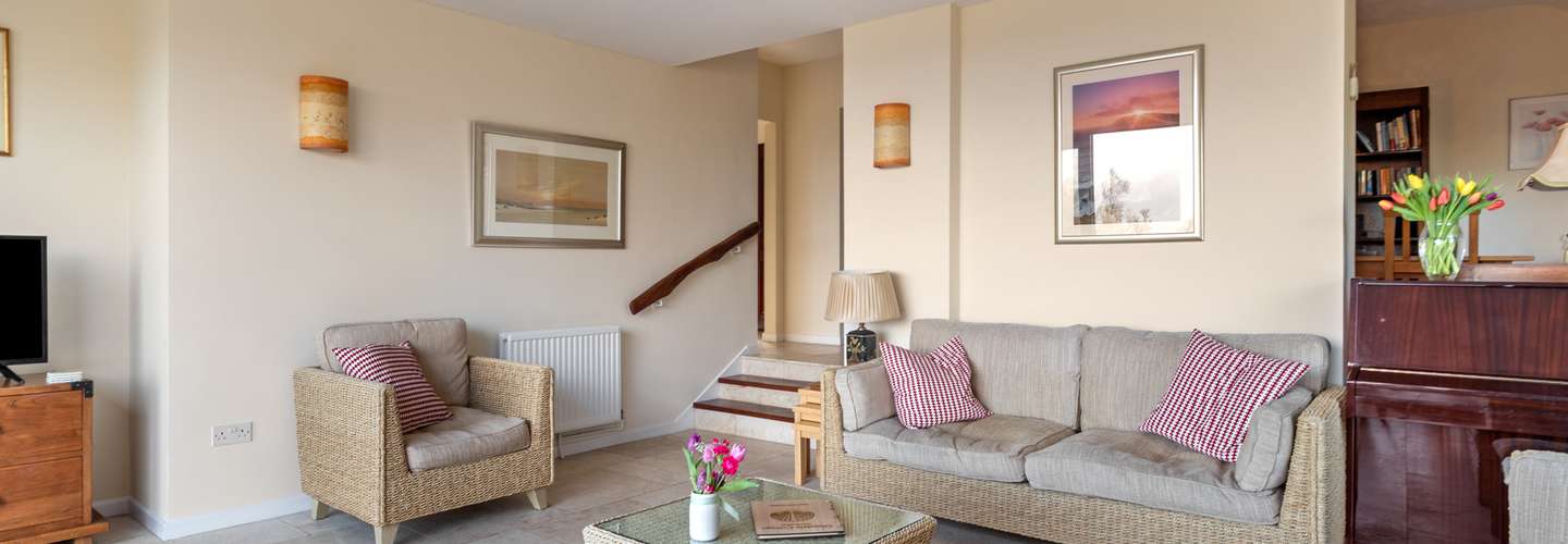 Glendale Cottage - Sea Views and Hot Tub - Sea Views, Beach Access, Hot Tub