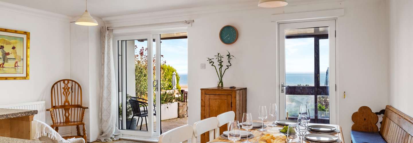 Penrose - Beach House with Direct Beach Access