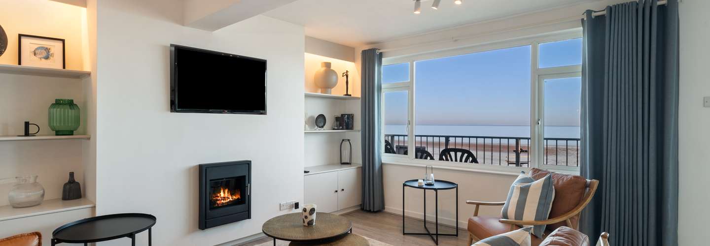 Sea View Apartment - Sea Front Apartment with Views