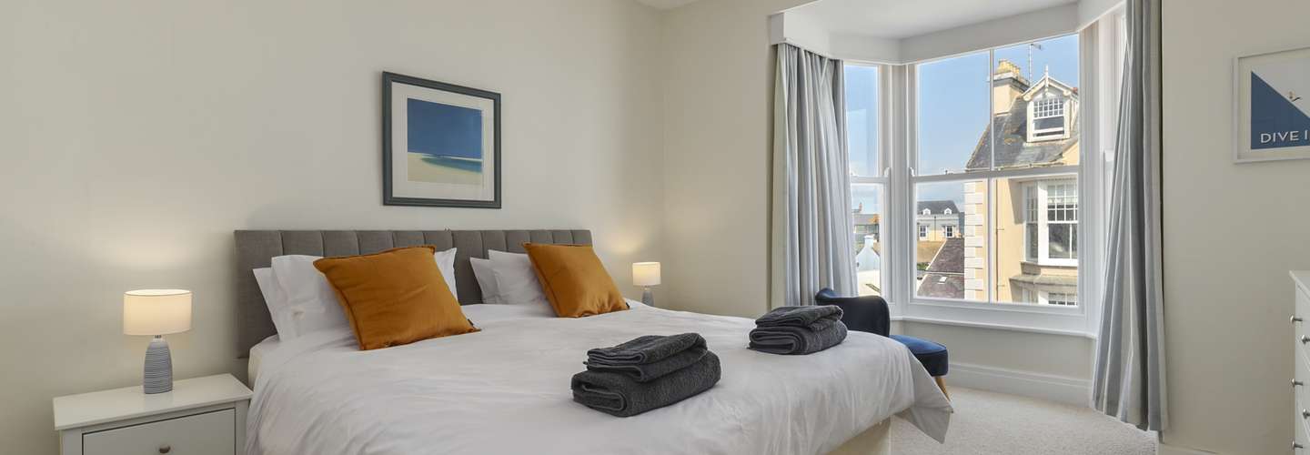 5 Paragon Court - Sea Front Apartment