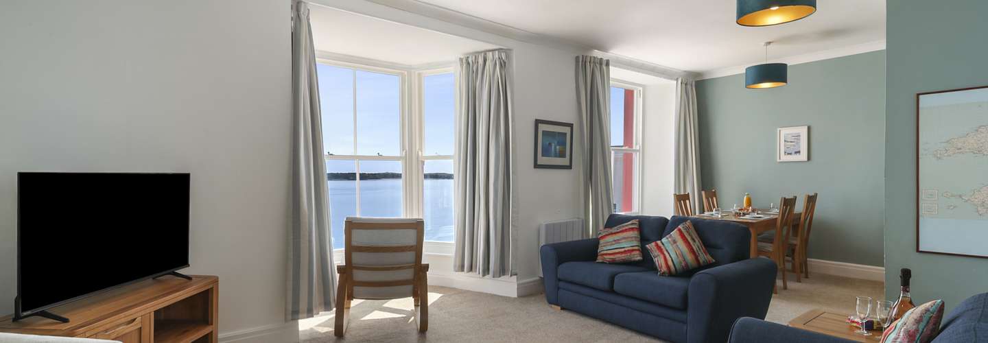 5 Paragon Court - Sea Front Apartment
