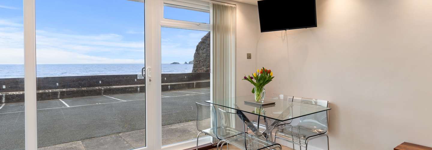 Pleasant View - Beach Access, Sea Views, Parking - Direct Beach Access, Sea Views