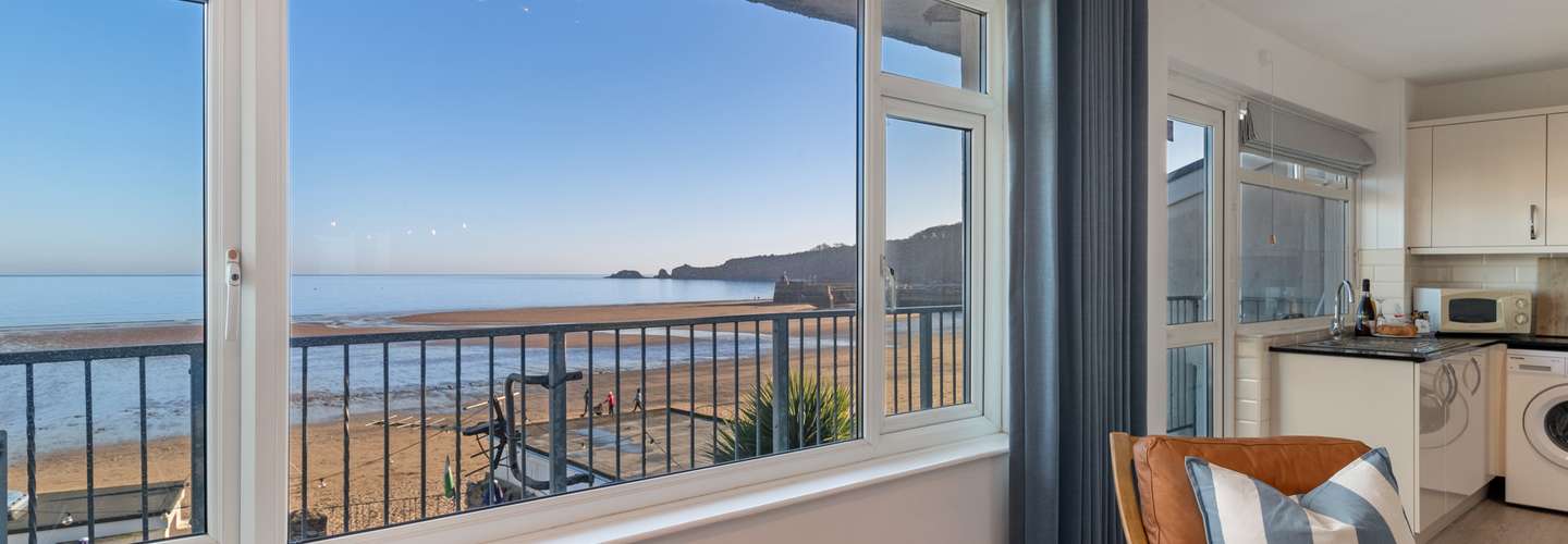 Sea View Apartment - Sea Front Apartment with Views