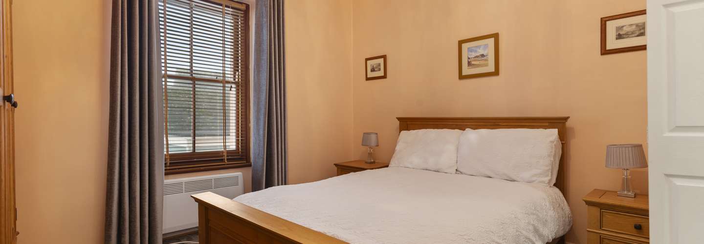 6 Paragon Court - Seafront Apartment