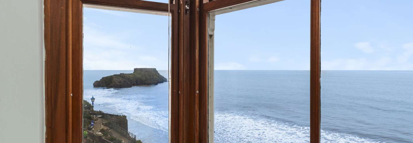 6 Paragon Court - Seafront Apartment