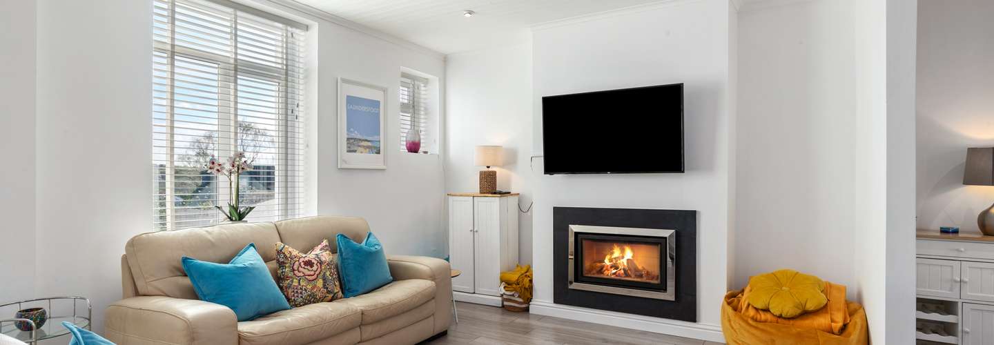 Comfrey Cottage - Lovely Cottage Near the Beach