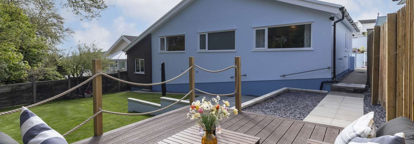 Bay View Cottage - Close to Village and Beach, Luxurious