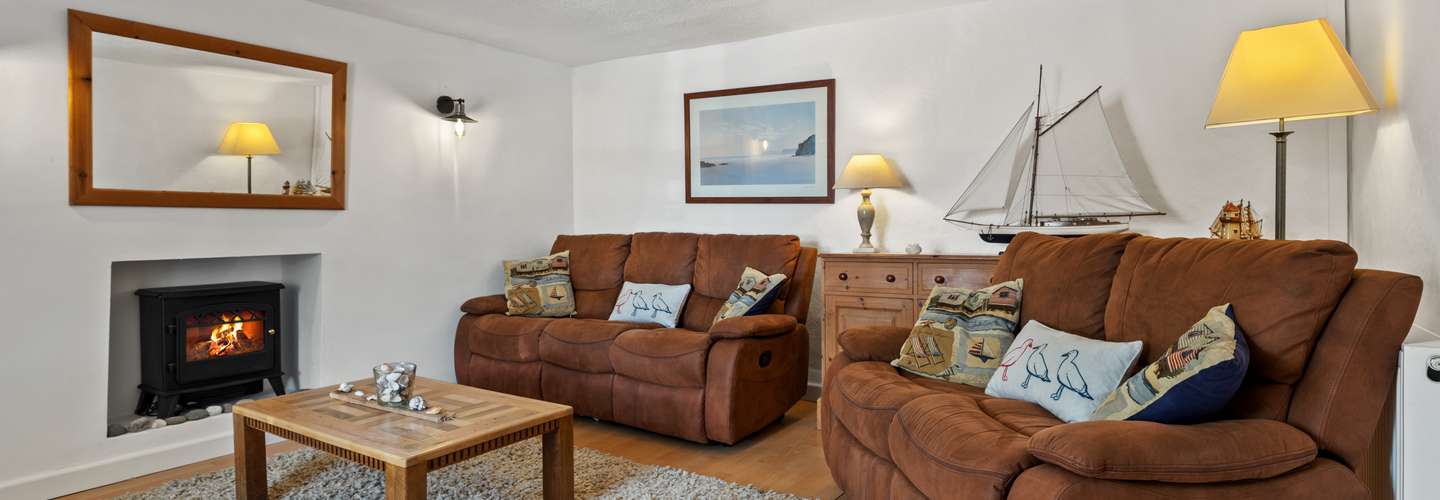 Strand Cottage - Saundersfoot property, direct beach access
