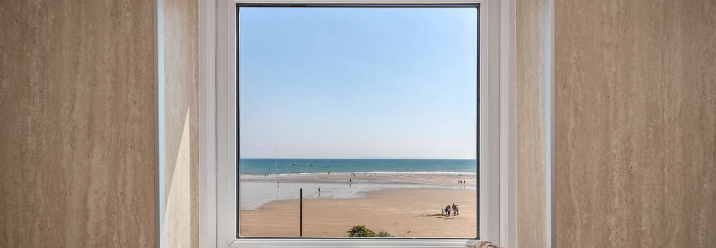 Strand Cottage - Saundersfoot property, direct beach access