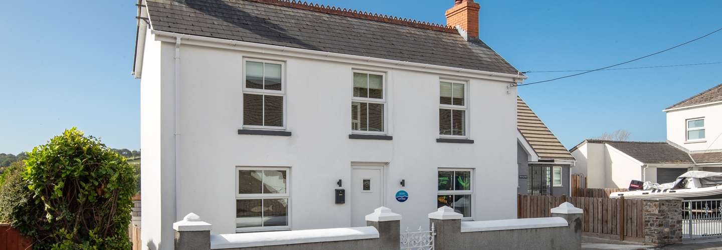 Ocean Cottage - Walk to Beach, Countryside Views
