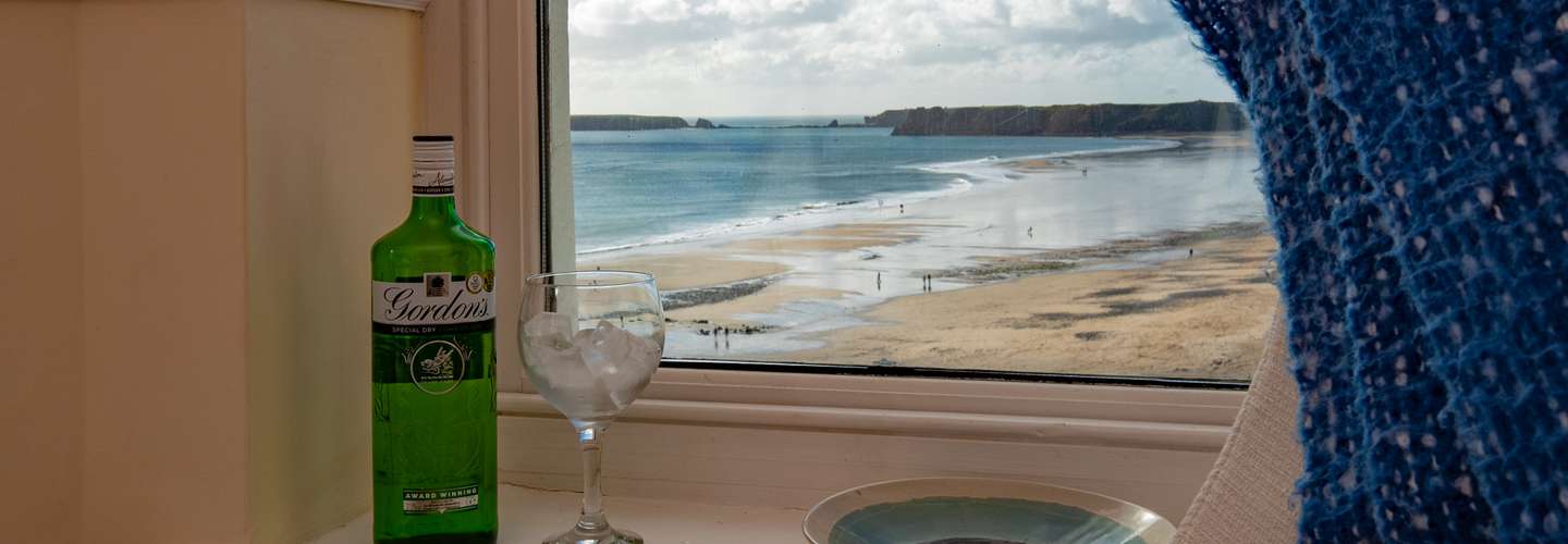 7 South Beach Court - Sea Front Apartment with Spectacular Sea Views
