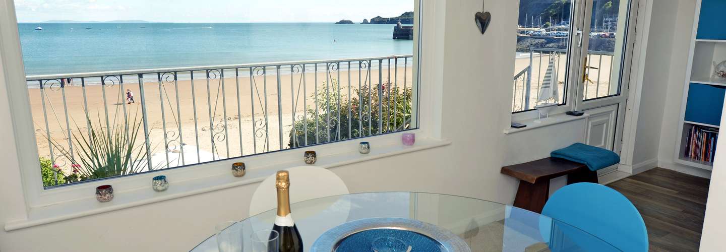 Gone to the Beach - Sea Views, Direct Beach Access