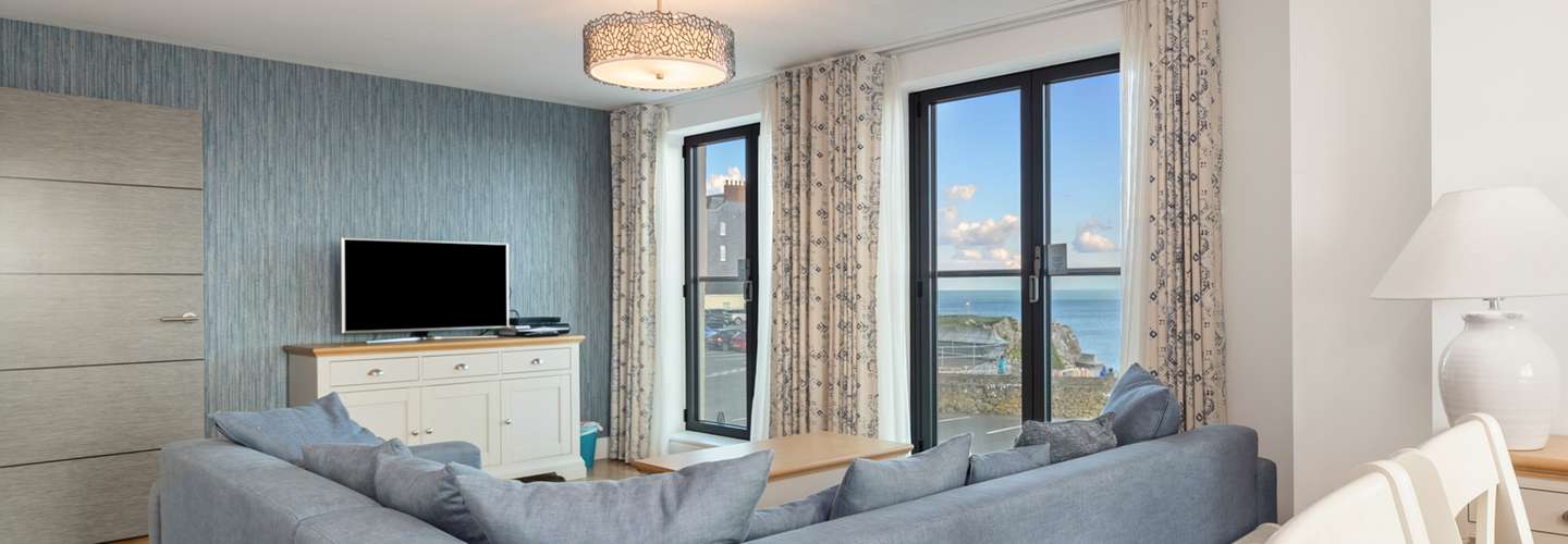 Apartment 8 Waterstone - Luxury Sea Views - Luxury Apartment, Sea Views, Pet Friendly