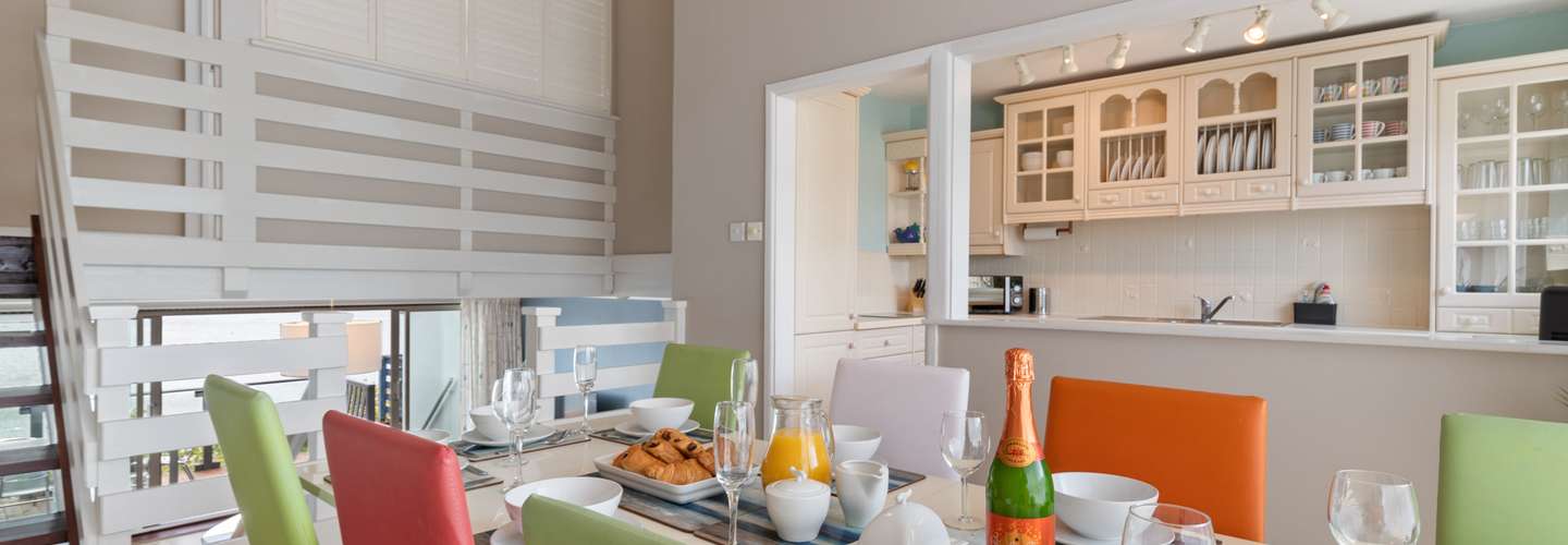 Cystanog Fach - Spectacular Sea Views, Balconies, Parking