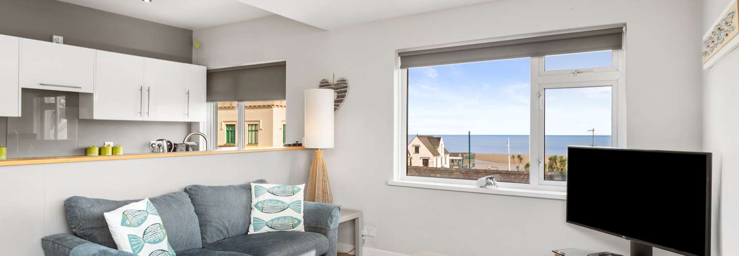 The Bay Apartment - Beautiful sea views, Central