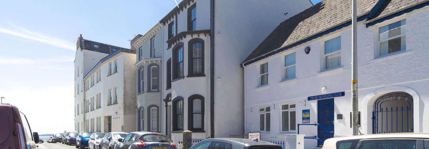 2 Bedford House - Close to Town and Seafront