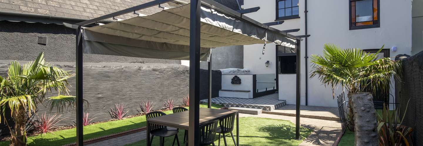 2 Bedford House - Close to Town and Seafront