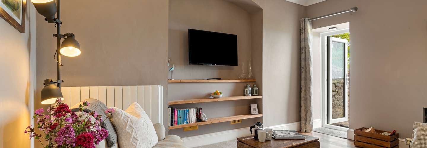 Caldey Island View - Sea Views, Log Burner, Dog Friendly
